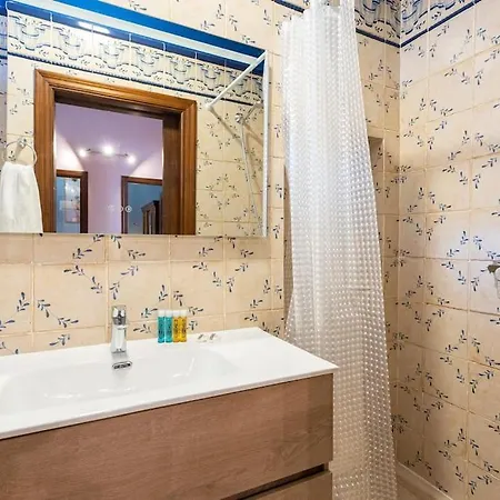 Apartment 5. Casa De Alma. In Historic House